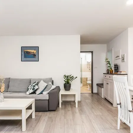 Stylish In The Center Of Apartment Zadar