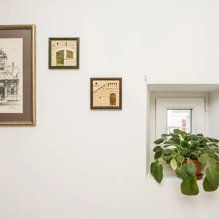 Stylish In The Center Of Apartment *