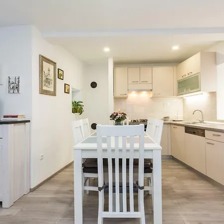 Apartament Stylish In The Center Of *