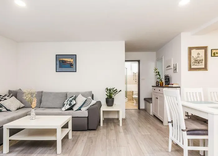 Stylish In The Center Of Apartment Zadar