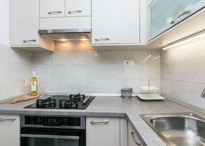 Stylish In The Center Of Apartment *