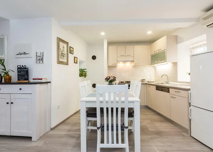 Apartment Stylish In The Center Of *